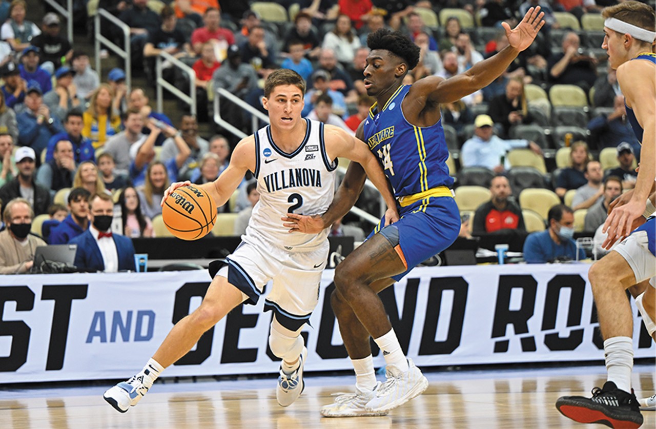 Villanova point guard Collin Gillespie handles the basketball against the Delaware Fightin' Blue Hens